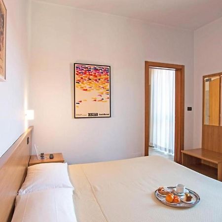 Hotel Lux Alessandria Kültér fotó