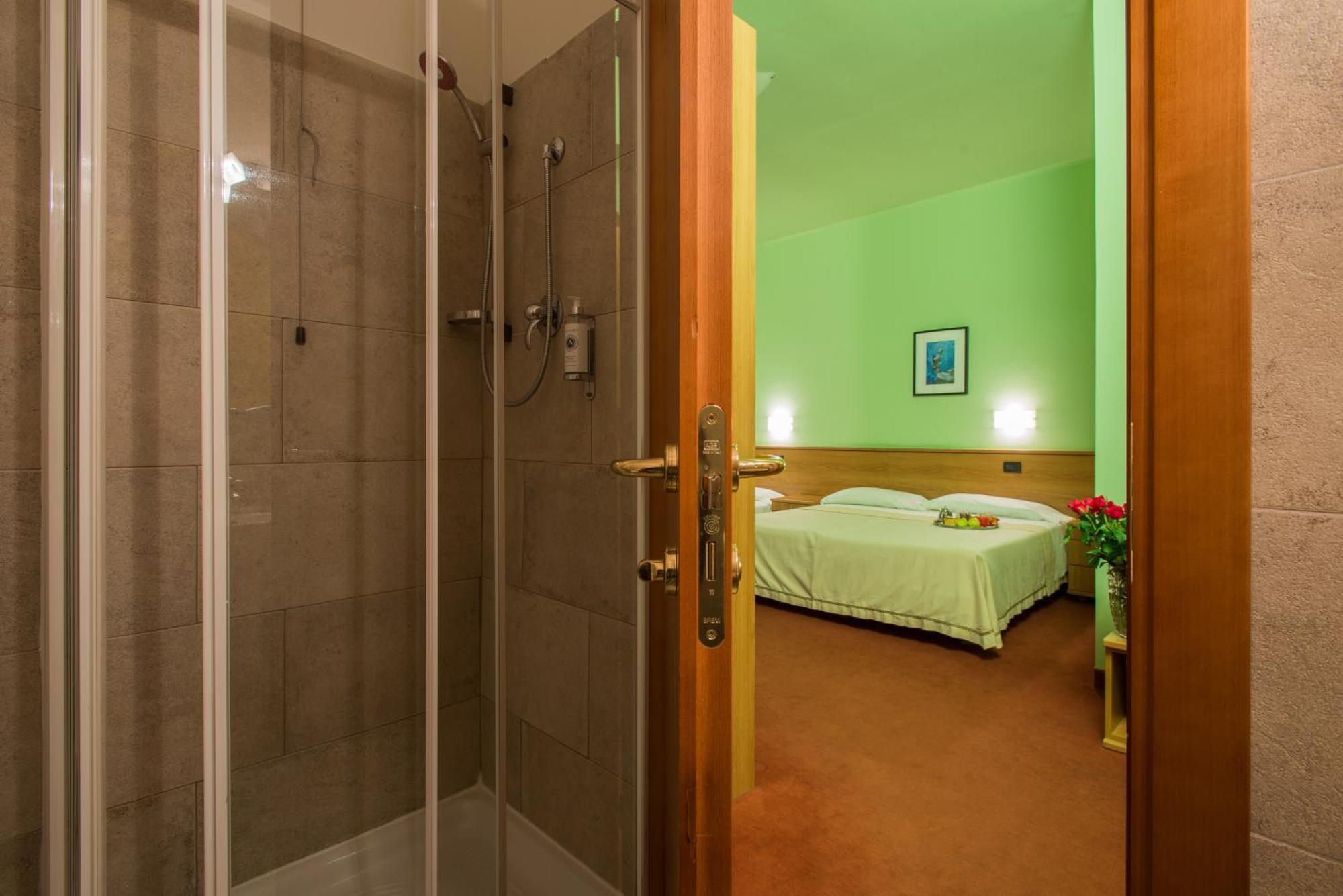 Hotel Lux Alessandria Kültér fotó