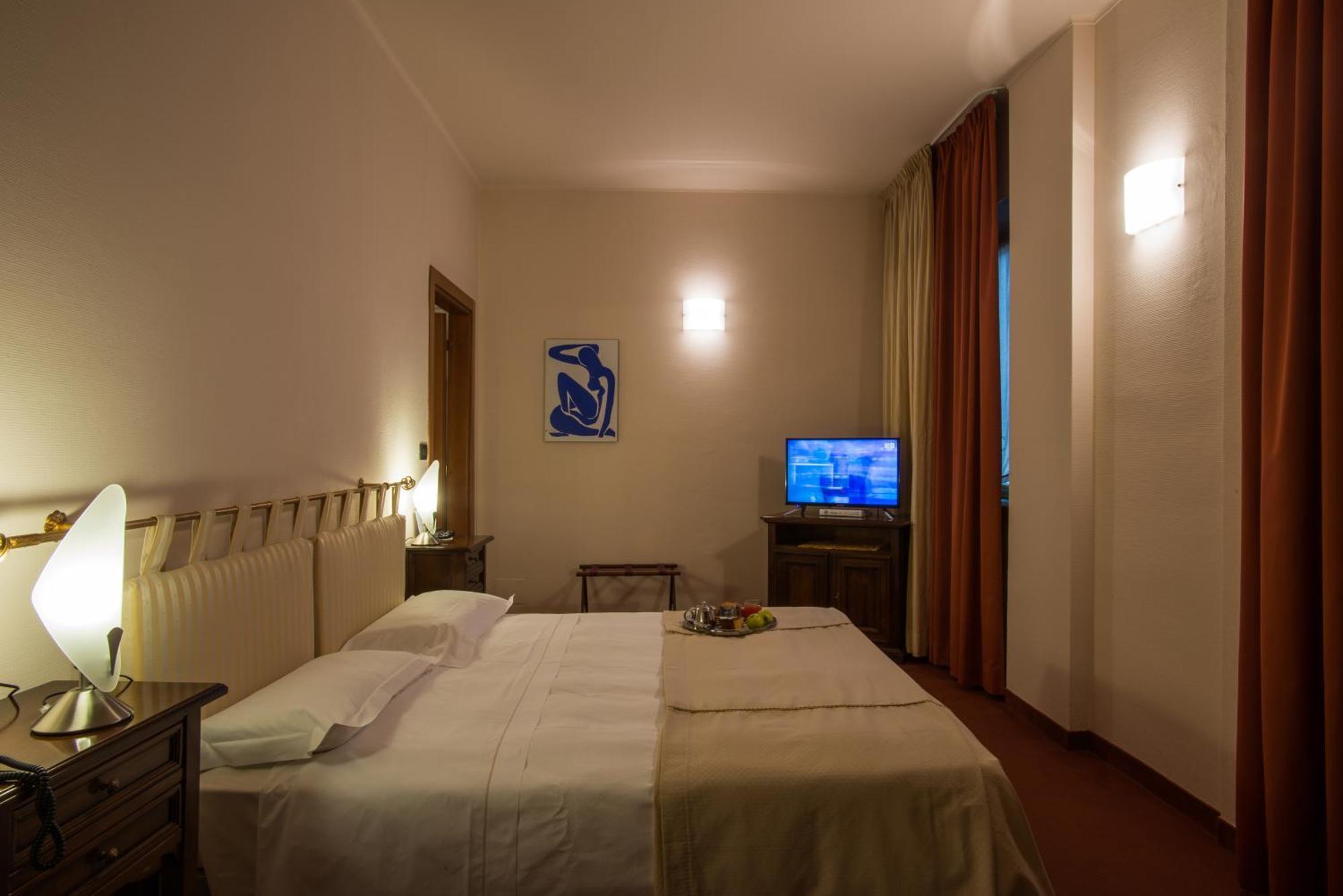 Hotel Lux Alessandria Kültér fotó