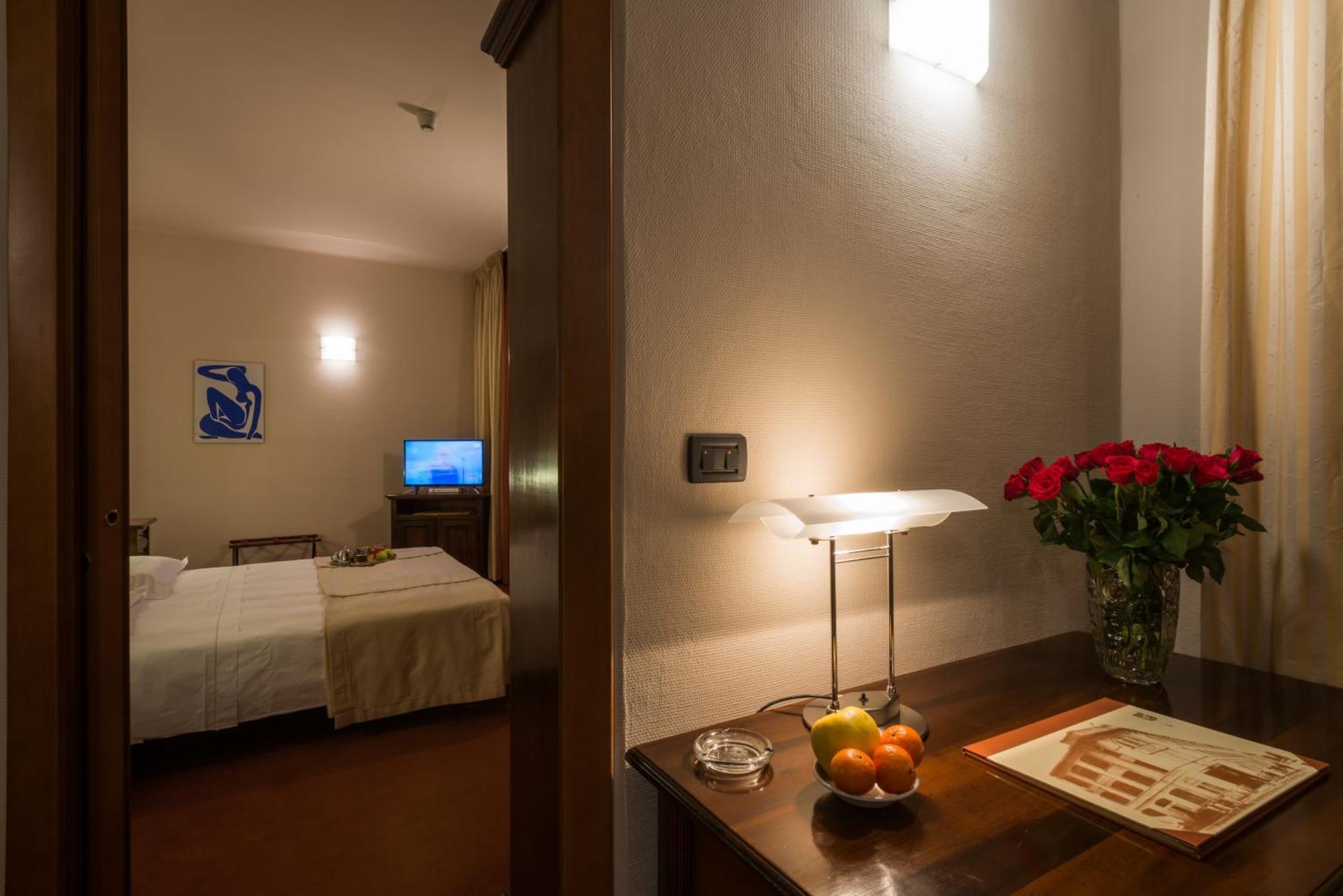 Hotel Lux Alessandria Kültér fotó
