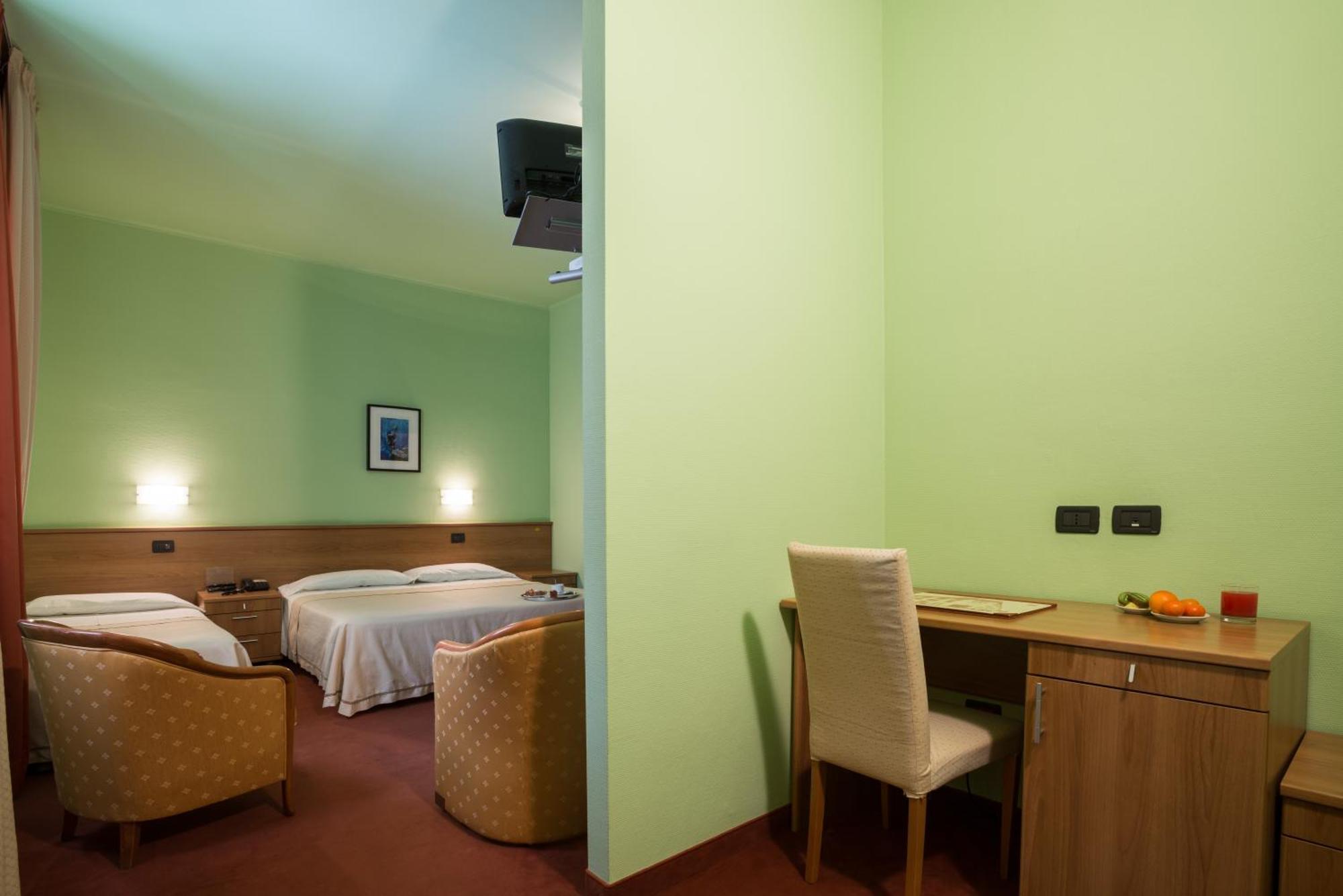 Hotel Lux Alessandria Kültér fotó