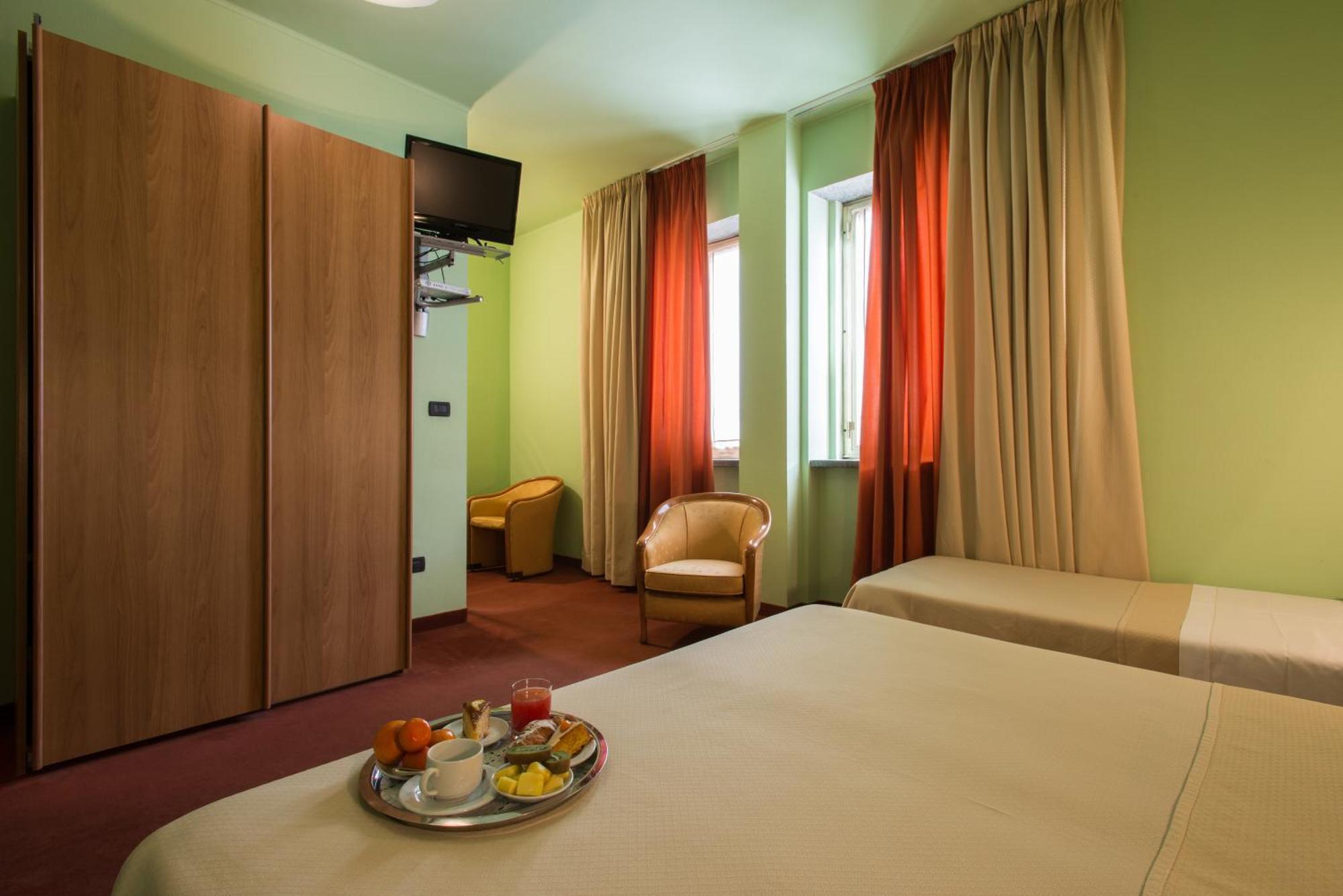 Hotel Lux Alessandria Kültér fotó