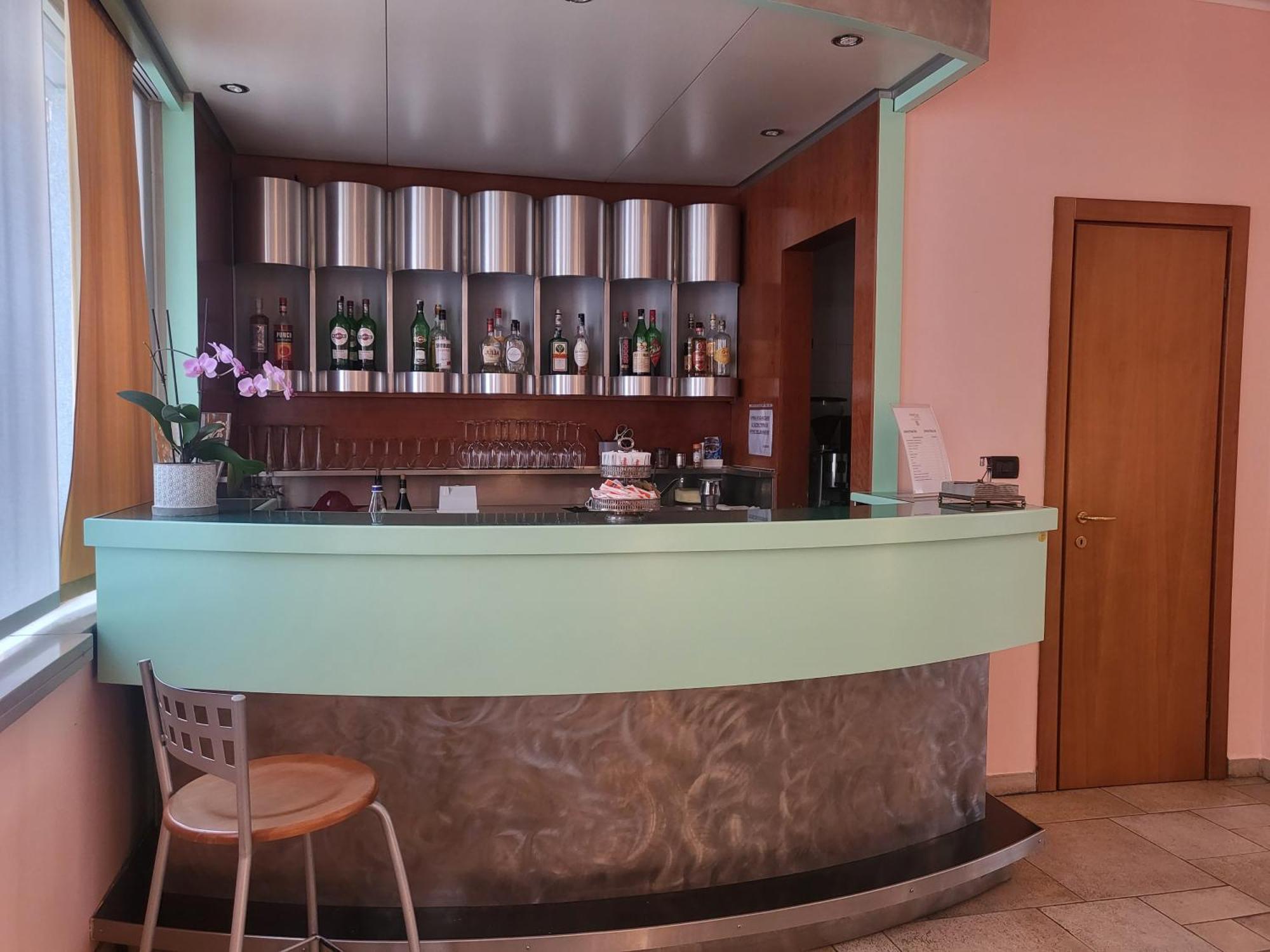 Hotel Lux Alessandria Kültér fotó