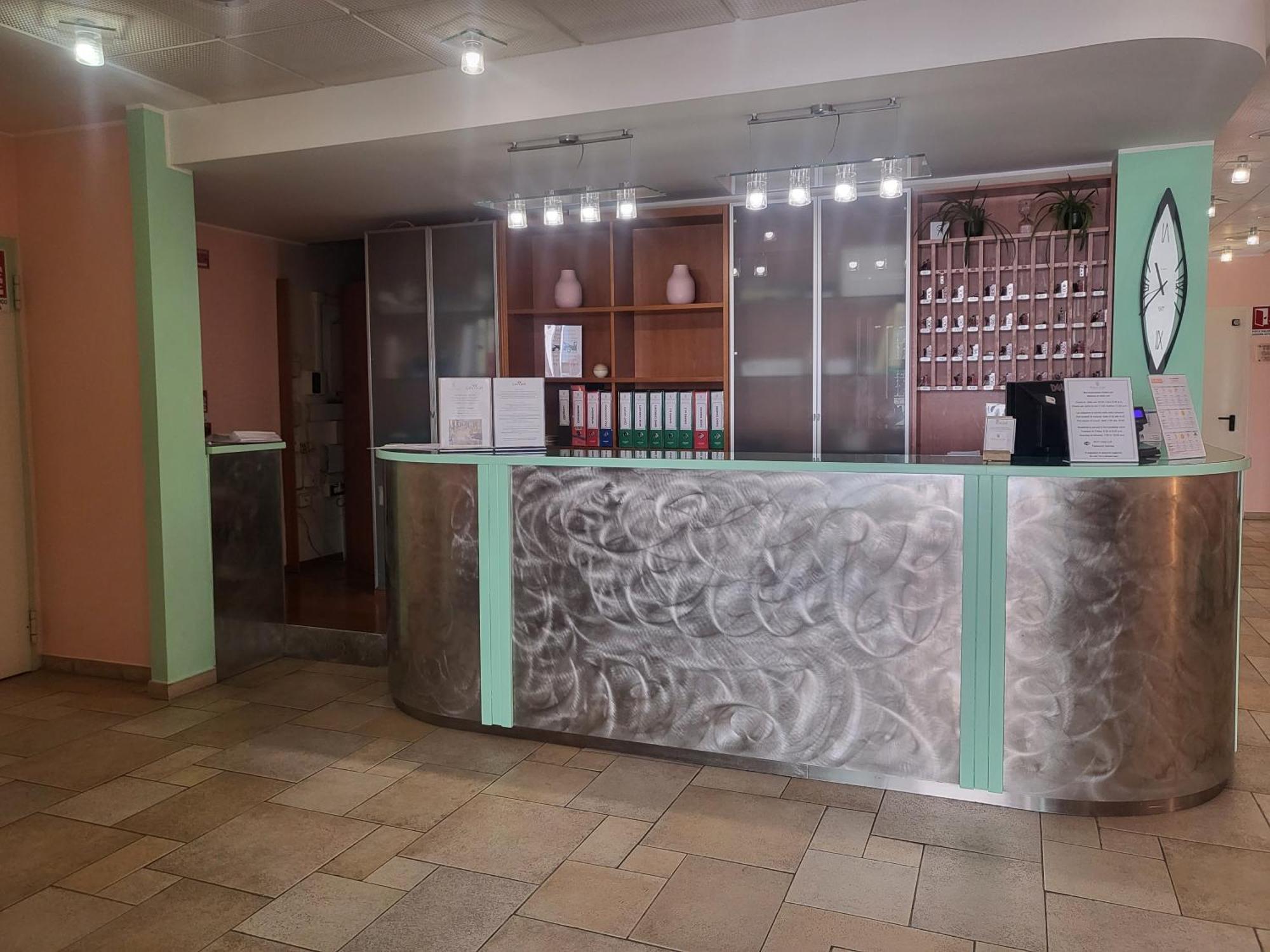 Hotel Lux Alessandria Kültér fotó