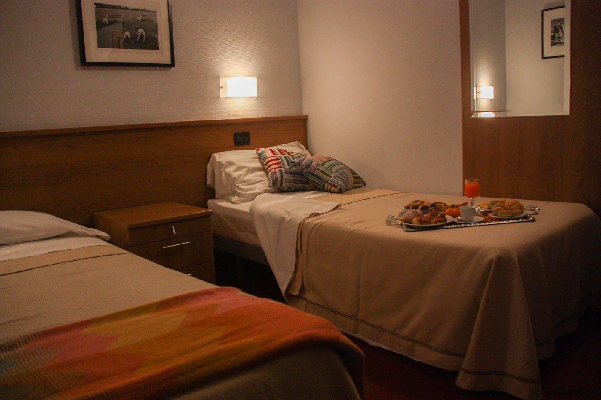 Hotel Lux Alessandria Kültér fotó