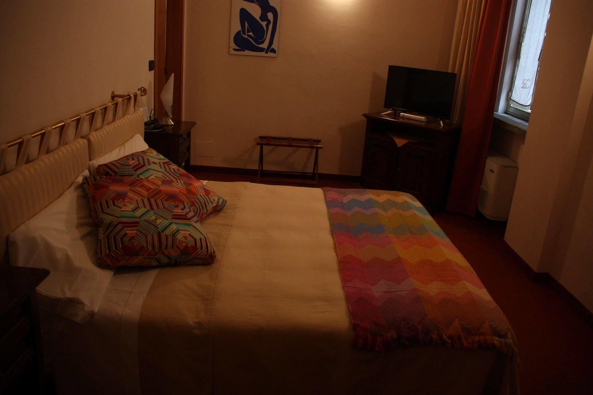Hotel Lux Alessandria Kültér fotó