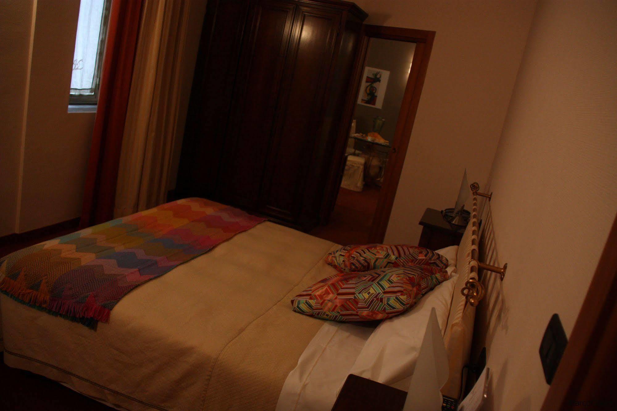 Hotel Lux Alessandria Kültér fotó
