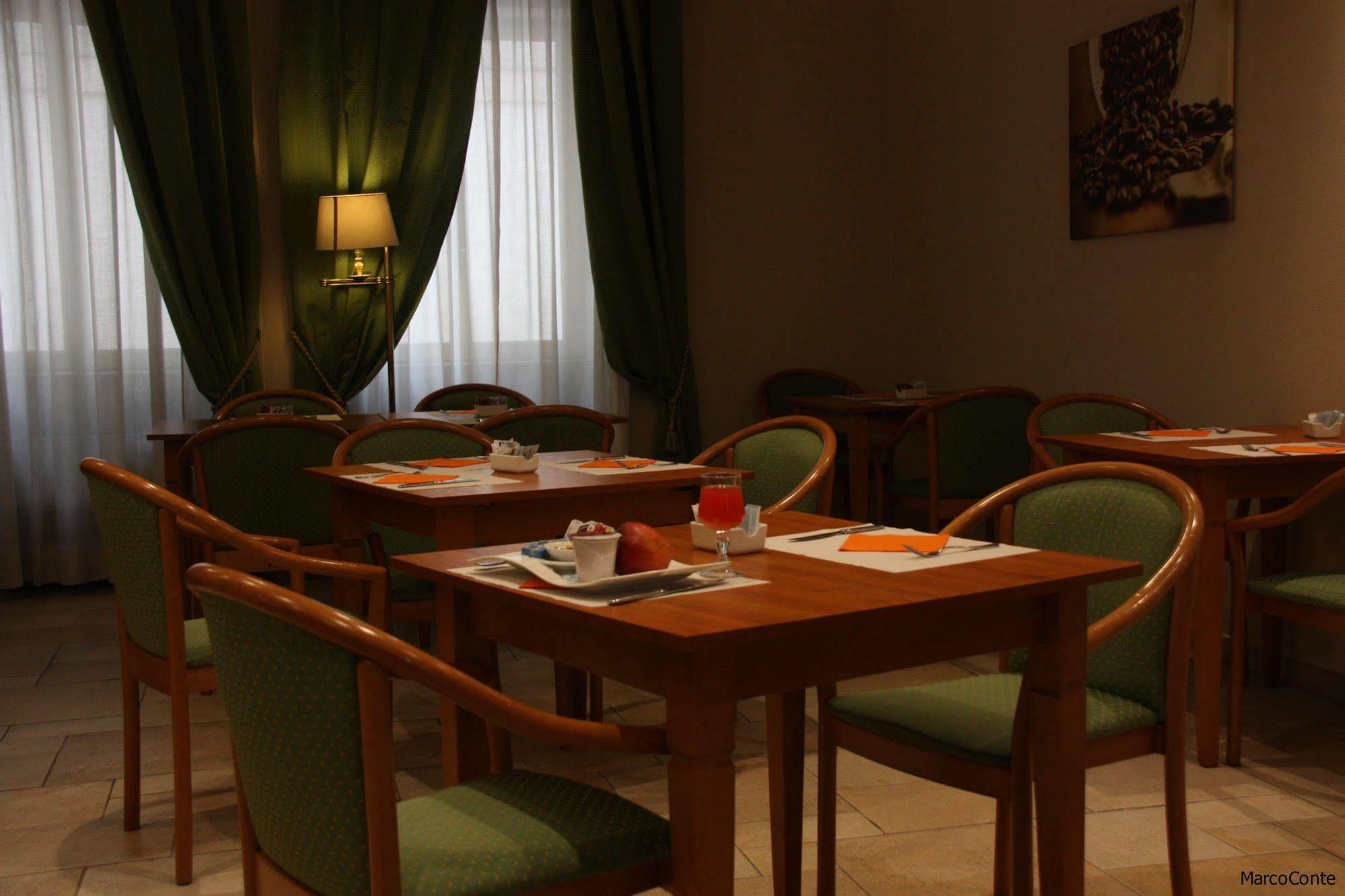 Hotel Lux Alessandria Kültér fotó