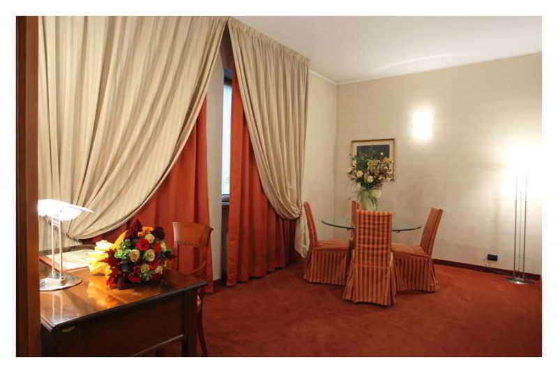 Hotel Lux Alessandria Kültér fotó