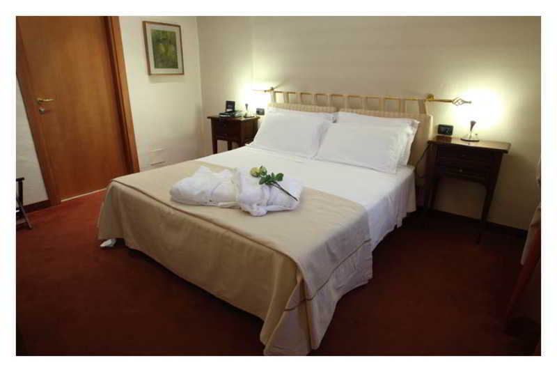 Hotel Lux Alessandria Kültér fotó